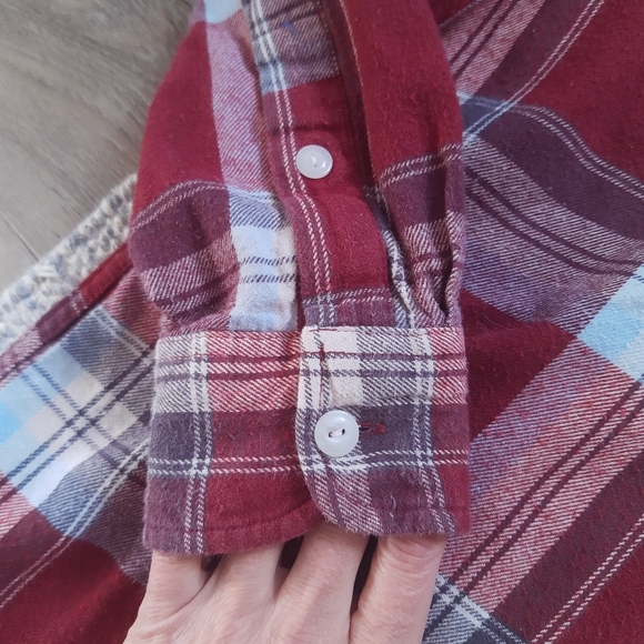 Red flannel shirt - Picture 3 of 11